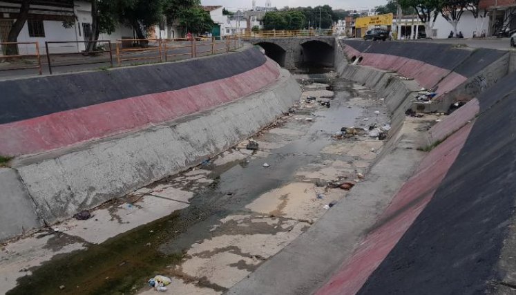 El Canal Bogotá recorre cerca de 18 barrios. / Foto: La Opinión 