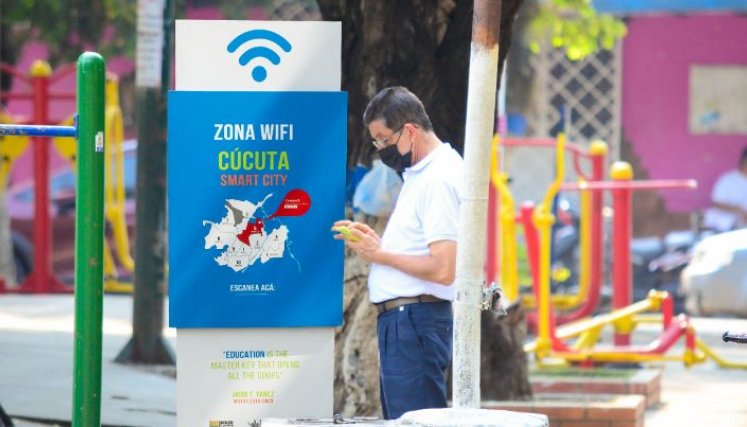 En Cúcuta, los puntos WIFI se distribuyen en los parques principales de cada barrio y cerca a sitios turísticos como el Cristo Rey y la Loma de Bolívar. 