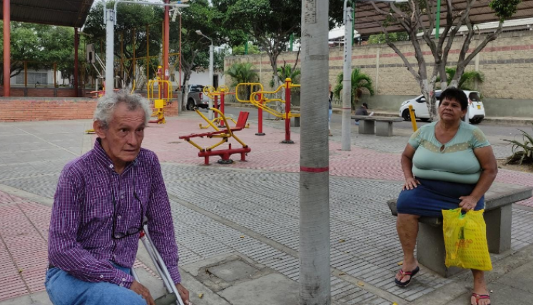 Tomó la decisión al recibir constantes denuncias de la comunidad por mala prestación en los servicios de salud.