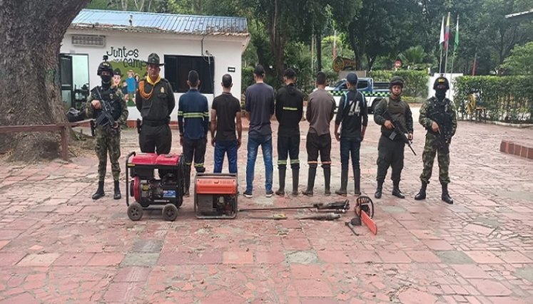Seis hombres fueron capturados. 