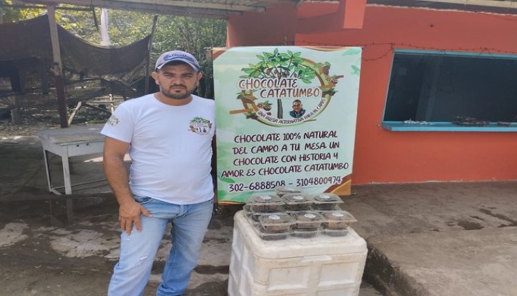 Un campesino busca en el cacao y en sus derivados un mejor futuro para el Catatumbo./ Foto :Cortesía