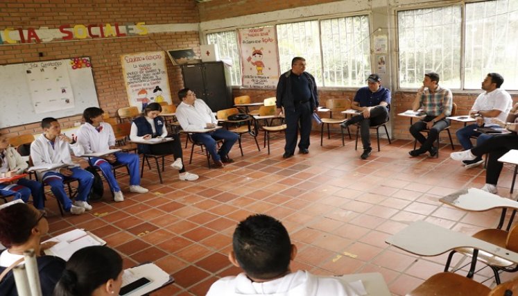 Estudiantes del colegio artístico Rafael Contreras Navarro de Ocaña adelantan una jornada de protesta.