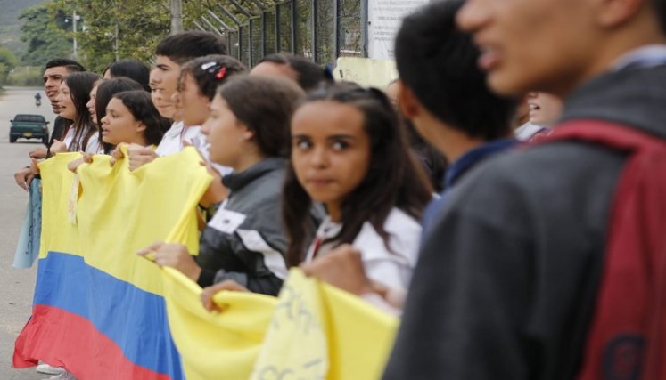 Estudiantes del colegio artístico Rafael Contreras Navarro de Ocaña adelantan una jornada de protesta.