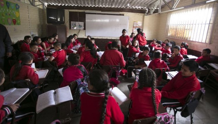 Asinort insiste en que faltan más de 200 maestros para todo el departamento, aunque la Secretaría de Educación precisa que son menos de 100. / Fotos: Archivo / La Opinión