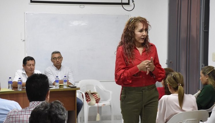 La secretaria de Educación departamental, Ludy Páez, escucha inquietudes de los rectores/ Foto: Cortesía.