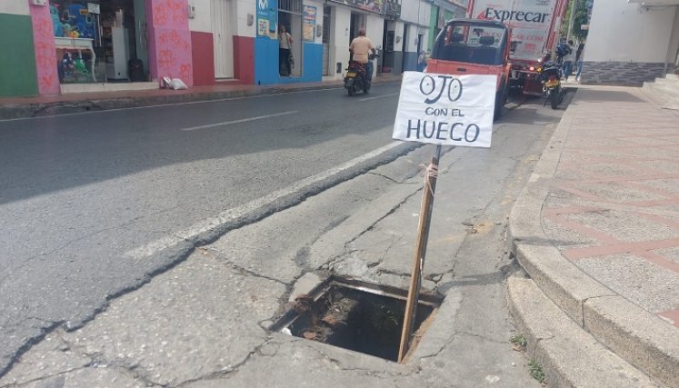 Desesperados se encuentran habitantes de algunos sectores de la localidad ante el hurto de tapas de alcantarillas, rejillas e incluso nomenclaturas.