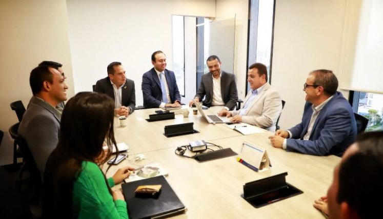El gobernador Silvano Serrano evaluó con el Invías la obra de construcción de la Troncal del Catatumbo/Foto cortesía/La Opinión