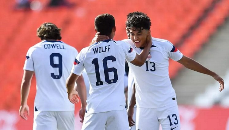 Los norteamericanos golearon a Nueva Zelanda por 4-0 y se metieron entre los mejores ocho del torneo.