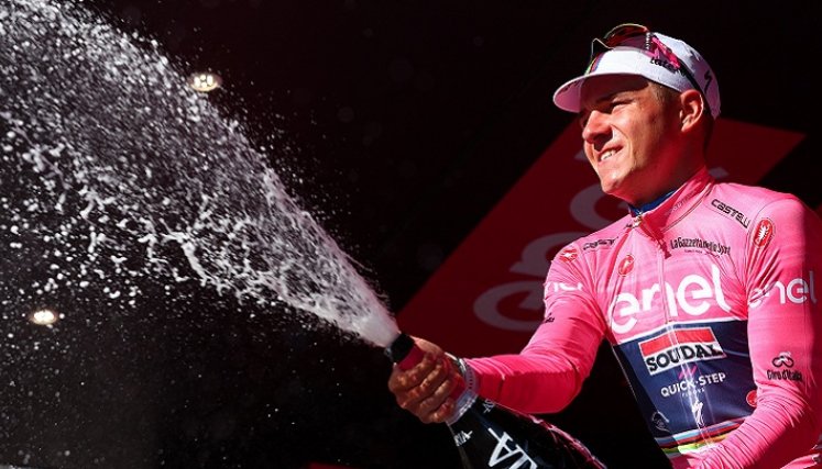 El belga Remco Evenepoel (Soudal Quick-Step) entró pisando duro en el Giro de Italia.