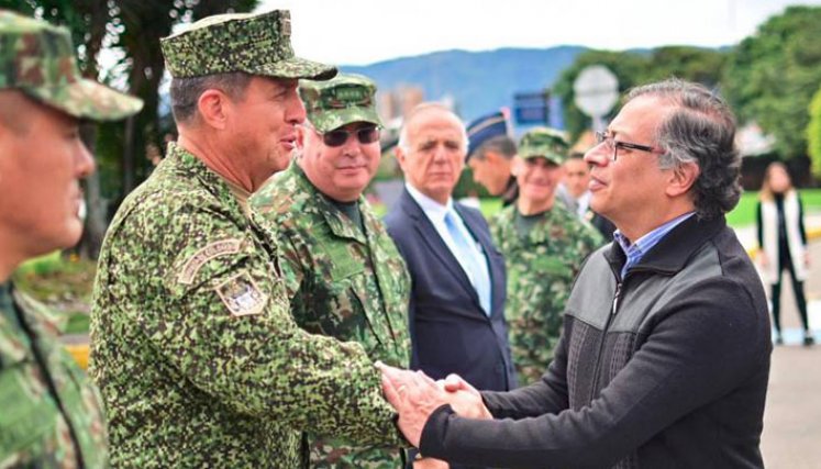 Gustavo Petro y Fuerza Pública 
