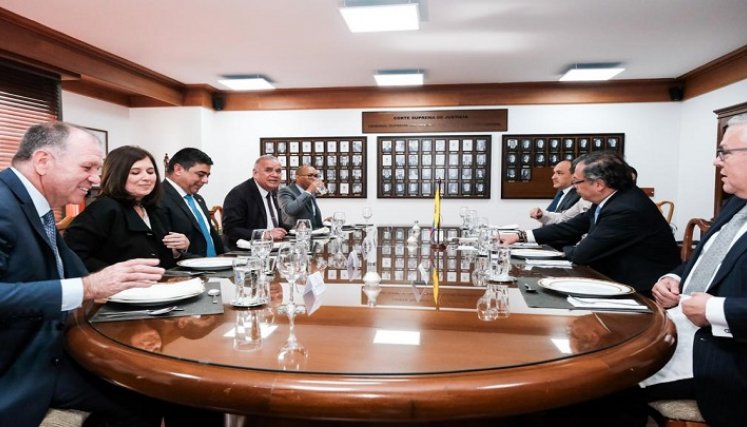 Reunión Petro-Cortes