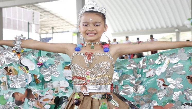 Niños dan una lección a los grandes reciclando material en las escuelas./Foto: Cortesía.