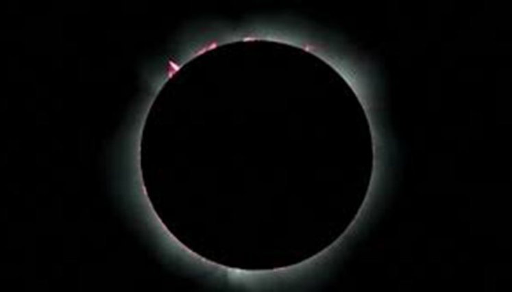Eclipse híbrido