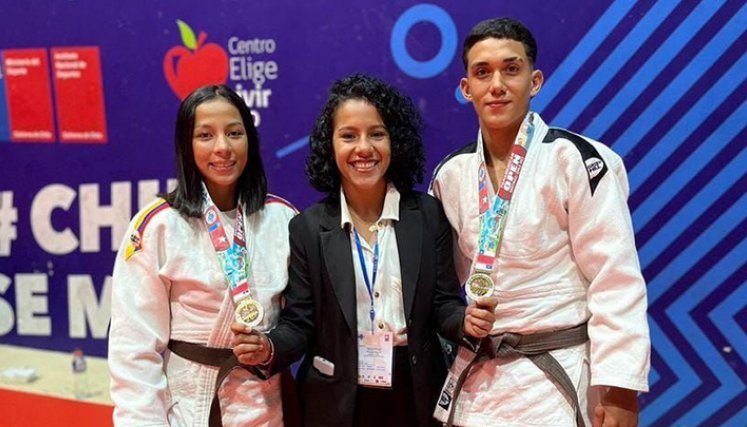 Maryuri Ureña, Valentina Rubio (senséi) y Jean Carlos Maldonado