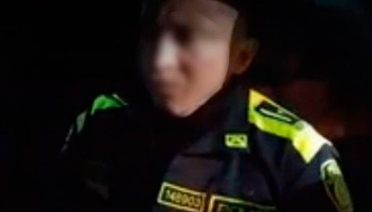 Policías se comieron los billetes de una extorsión cuando los pillaron