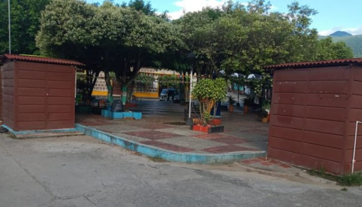 La comunidad pide que reubiquen las casetas en otra zona del municipio.  / Foto: Cortesía / La Opinión 