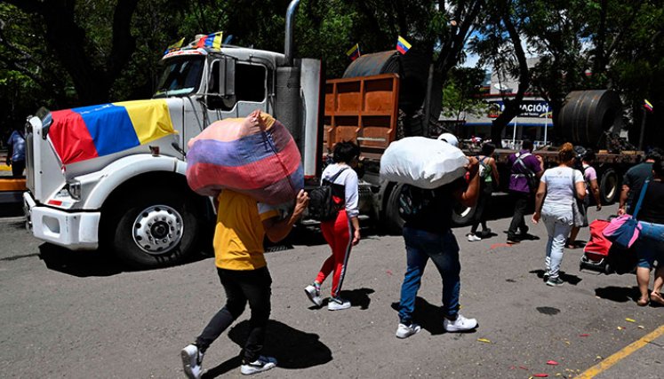 El mes pasado cruzaron 1025 camiones hacia Venezuela./ Foto Archivo