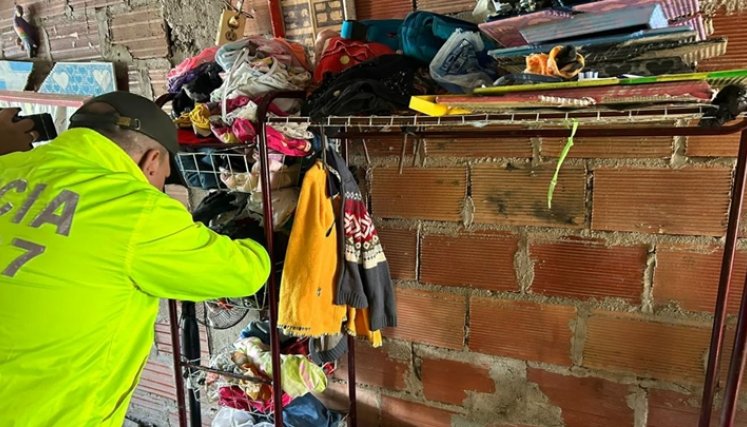 Policía, CTI y Fiscalía allanaron cinco viviendas.
