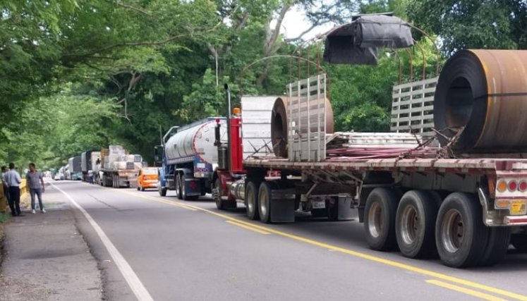 Piden a los conductores tomar vías alternas, pues solo están dando paso para casos especiales./Foto Cortesía / La Opinión 