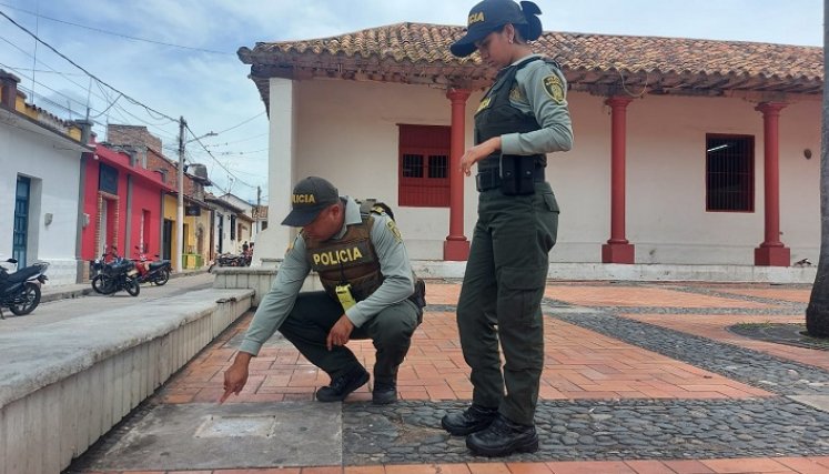 ncreíble, habitantes en condición de calle hurtan la placa de la única mujer que estuvo en la Gran Convención de Ocaña./ Foto: Cortesía.