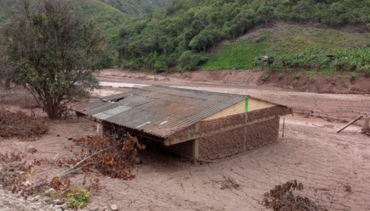 En este estado quedó la escuela de la vereda Brisas de Los Ríos/Foto Jorge Gutírez/La Opinión