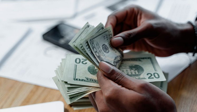 La economía dolarizada de Venezuela dinamiza el mercado cambiario, pero con la baja de la divisa, cayó también la llegada de venezolanos./ Foto Archivo