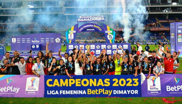 Santa fe campeón femenino: único club con tres títulos en Colombia