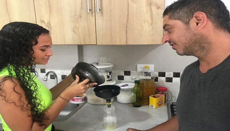 Las autoridades ambientales verifican las denuncias sobre la comercialización de aceites quemados./ Foto: Cortesía.