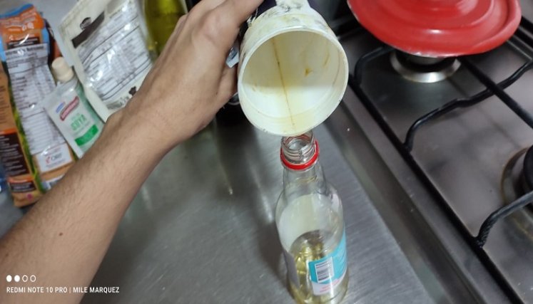 Las autoridades ambientales verifican las denuncias sobre la comercialización de aceites quemados./ Foto: Cortesía.