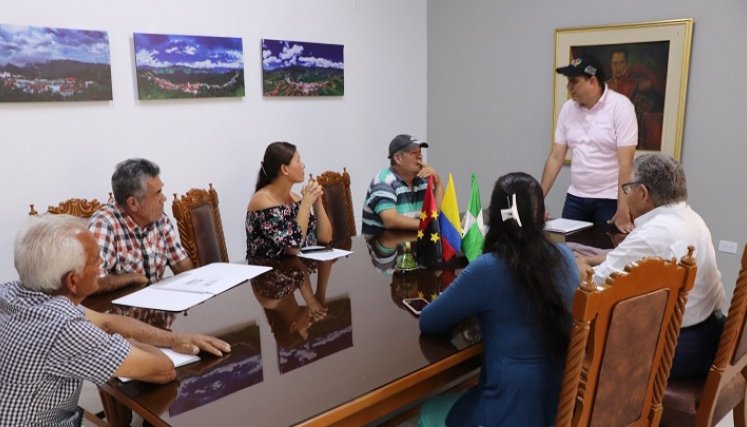 A través de convenios solidarios se logró la construcción de placa huellas en la vereda Salobritos, Alto de San Jacinto, San Francisco y La Pacha, entre otras./ Foto Cortesía.