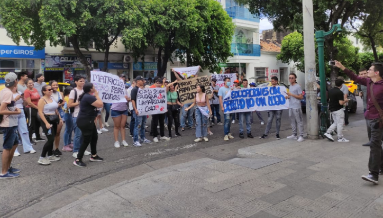 Estudiantes en la Gobernación