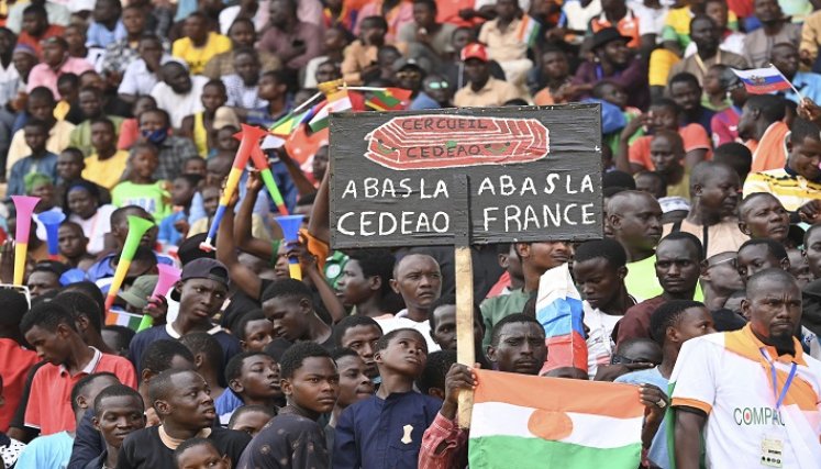 Niger expulsó al embajador francés 