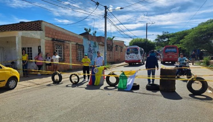 Minuto de Dios protestó por el mal estado de las vías