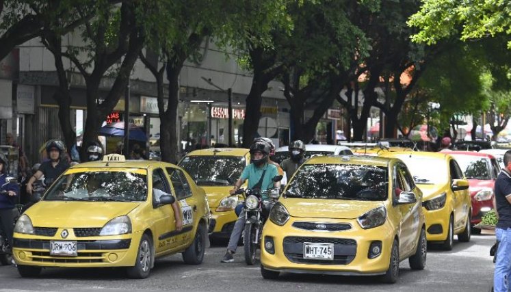 Este mes podrían aprobarse nuevas tarifas, todo depende de que el Mintransporte expida la resolución. / Foto: Archivo / La Opinión 
