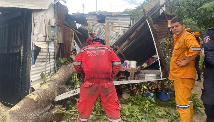 Un vendaval levanta los techos de 8 viviendas./ Foto : Cortesía