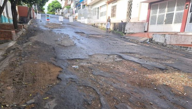 En El Páramo, comunidad está harta de los huecos