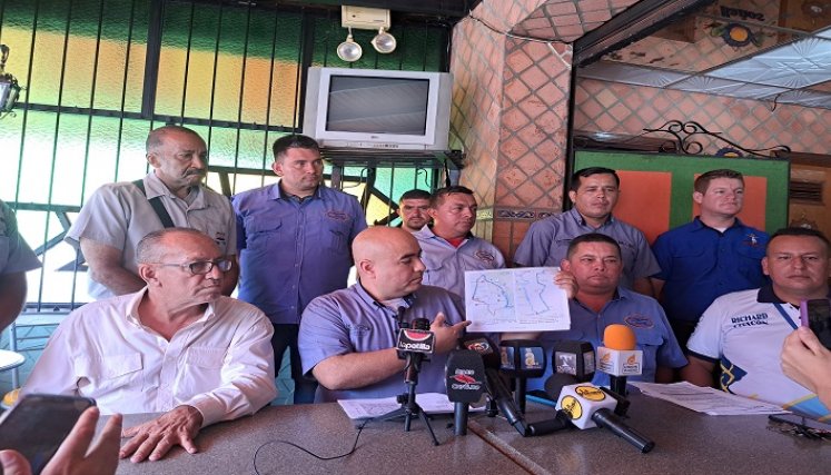 Taxistas del Táchira piden a las cancillerías Colombia y Venezuela reglas claras. Foto Anggy Polanco / La Opinión 