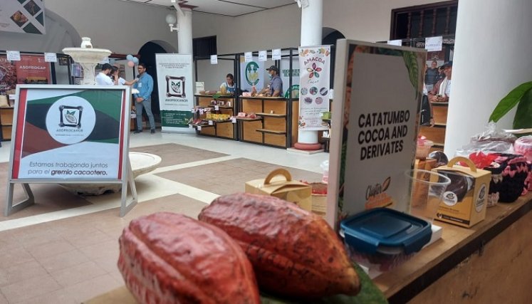  Las mujeres emprendedoras mostraron sus productos a base de cacao./ Cortesía.