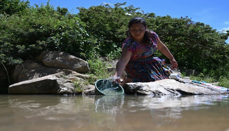 Indígenas luchan por conservar recursos naturales