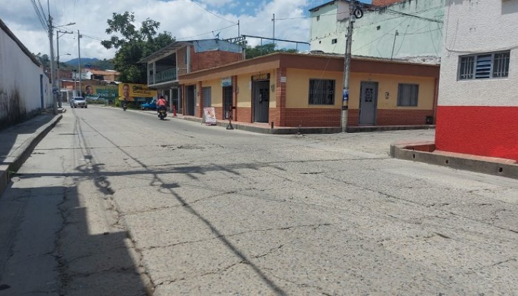 Comerciantes del barrio Marabel solicitan aplazar las obras para el próximo año. / Foto cortesía