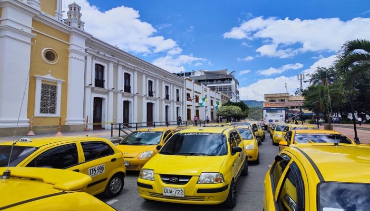 Una polémica como para alquilar balcones existe entre el secretario de Movilidad y Tránsito con los taxistas de Ocaña.
