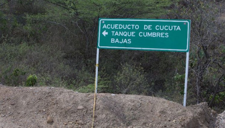 Ruta hacia los megatanques de Los Patios/Foto Juan Pablo Cohen/La Opinión