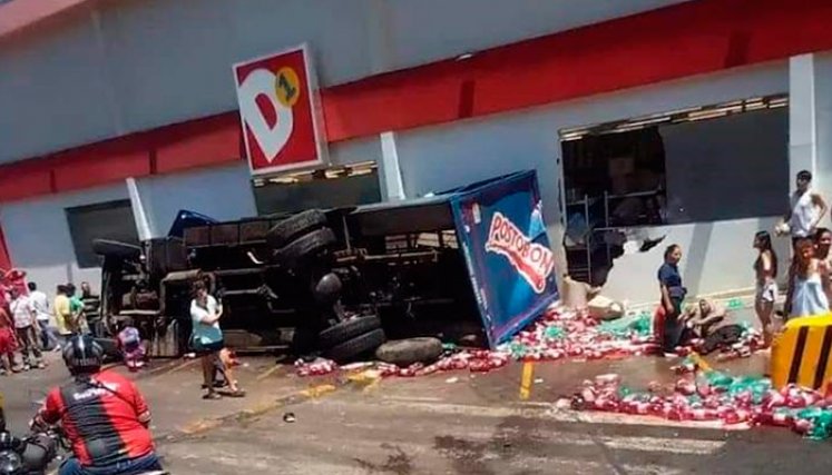 Camión se quedó sin frenos