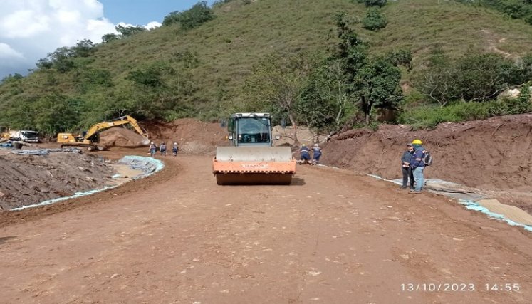 Este martes se dará vía libre el paso de todo tipo de vehículos por el puente metálico El Tarrita para remediar el problema./Foto: Cortesía