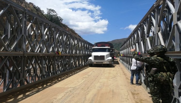 Con una ceremonia fue habilitado el paso en el puente El Tarrita de la carretera Ocaña-Cúcuta.