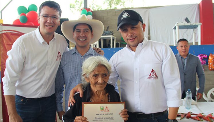 El gerente de Fedecafé, Germán Bahamón, visitó Labateca./Foto Cortesía