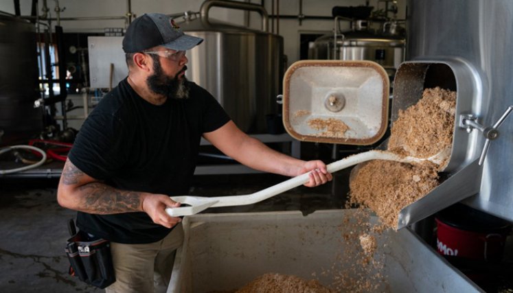 Una cerveza con agua reciclada busca sofocar la sequía en Estados Unidos