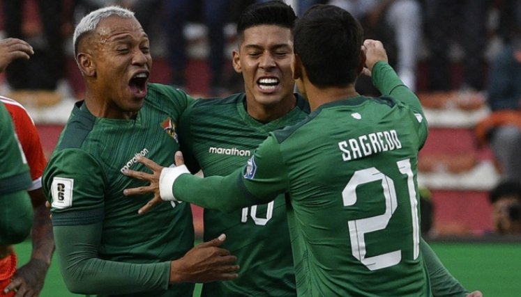 La selección Boliviana de fútbol venció a Perú 2-0 en La Paz.
