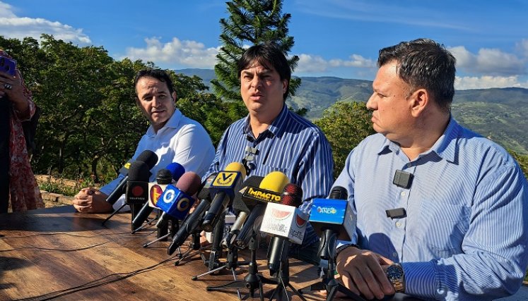  Juan Gabriel Pérez, presidente ejecutivo de la Cámara Colombo Venezolana, y Víctor Méndez, recorrieron las industrias del Táchira. 