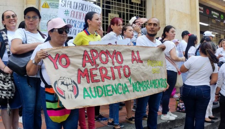 Los profesores ya habían advertido que, de no obtener soluciones,  protestarían, y así lo hicieron. Esperan que lo acordado se cumpla. /Fotos: Cortesía / La Opinión 